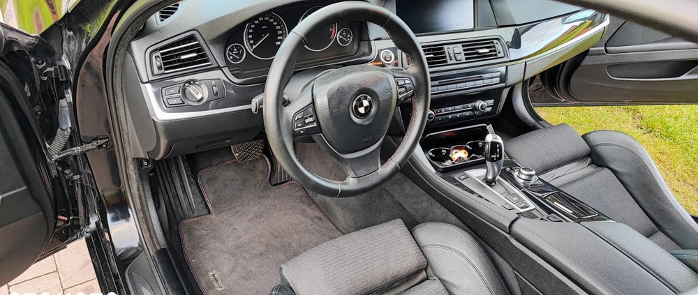 BMW Seria 5 cena 47999 przebieg: 301000, rok produkcji 2011 z Działoszyce małe 529